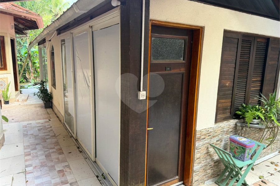 Casa à venda com 6 suítes em Massaguaçu, Caraguatatuba, SP