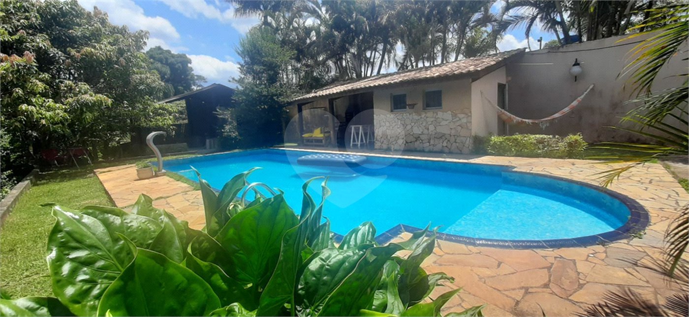 Casa à venda com 3 quartos, sendo 2 suítes, em São Vicente, Mairiporã, SP