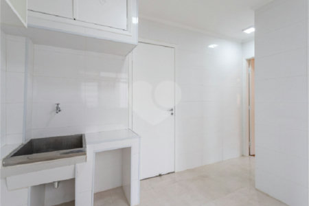 Apartamento à venda com 3 quartos, sendo 1 suíte, em Itaim Bibi, São Paulo, SP