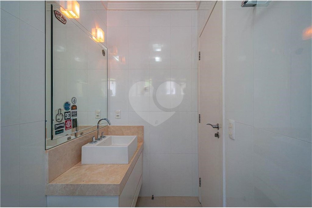Casa para alugar com 5 quartos, sendo 4 suítes, no condomínio Colinas Japore, São Paulo - SP