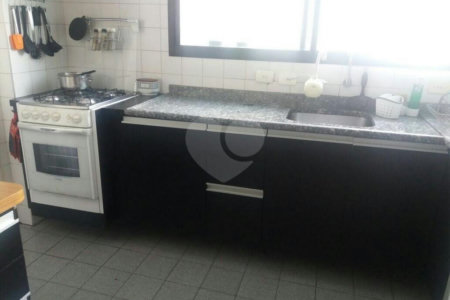 Apartamento à venda com 3 quartos, sendo 1 suíte,  em Vila Morumbi, São Paulo, SP