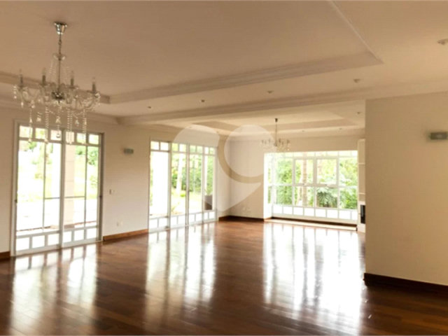 Casa à venda ou para alugar com 4 suítes no condomínio Chácara Flora, São Paulo - SP