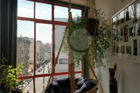 Apartamento e Sala Comercial no centro de São Paulo.