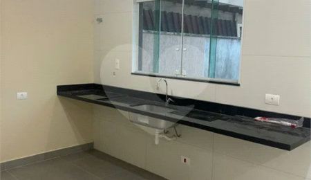 Sobrado à venda ou para alugar com 3 suítes em Horto, São Paulo, SP