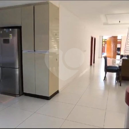 Casa à venda com 4 suítes no Centro, Santa Cruz Cabrália, BA