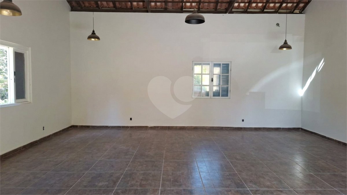 Chácara à venda com 3 suítes em Vila Xisto, São Miguel Arcanjo, SP