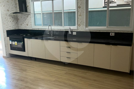 Casa à venda ou para alugar com 2 quartos, sendo 4 suítes, no condomínio Residencial Jardim Bréscia, Indaiatuba - SP