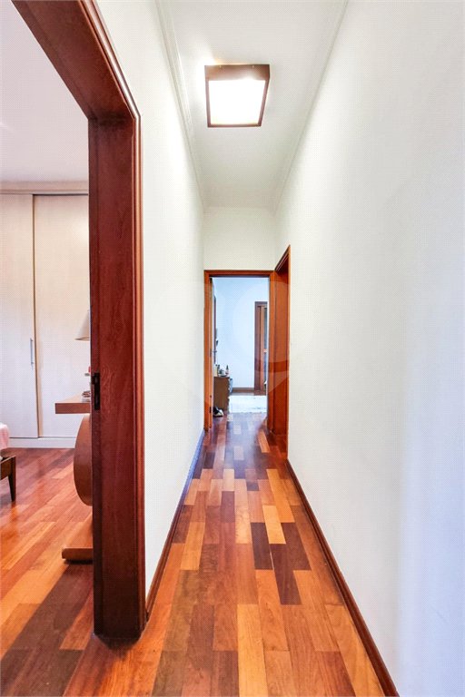 Casa à venda com 4 quartos, sendo 3 suítes, no condomínio Morada da Serra, São José dos Campos - SP