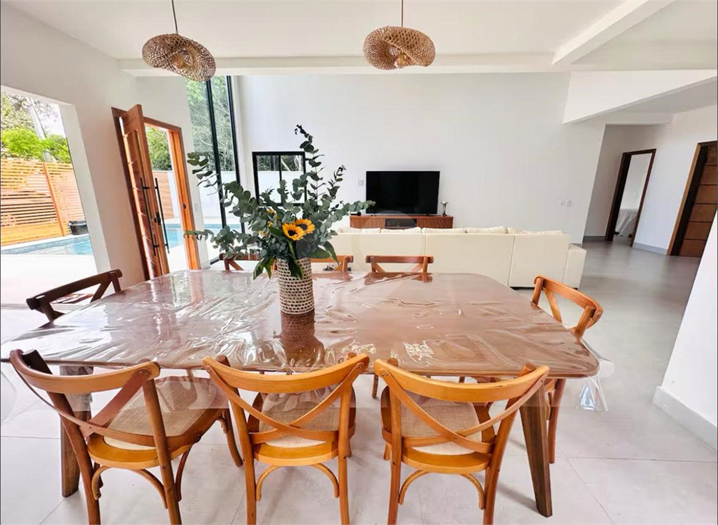 Casa à venda com 6 quartos, sendo 4 suítes,  em Caravelas, Armação dos Búzios, RJ