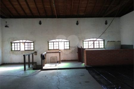 Casa à venda com 5 quartos, sendo 2 suítes, no condomínio Terras de Santa Rosa, Salto - SP