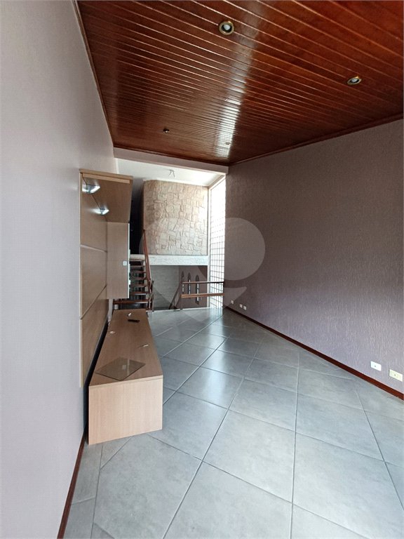 Sobrado à venda com 3 quartos, sendo 1 suíte,  em Jardim Pinheiros, São Paulo, SP