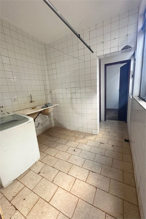 Apartamento à venda com 4 quartos, sendo 1 suíte,  no Centro, Ponta Porã, MS