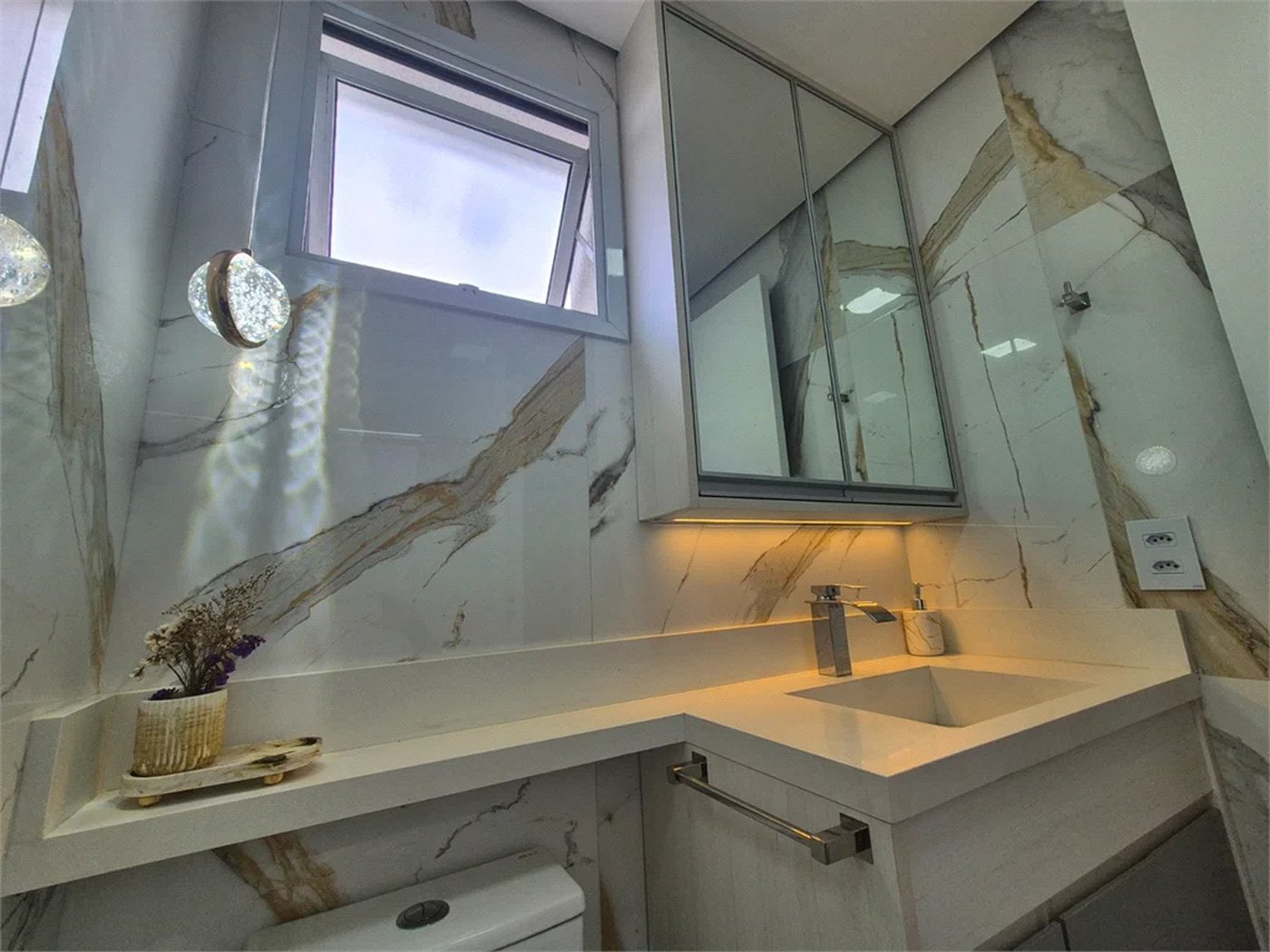Apartamento à venda com 3 quartos, sendo 2 suítes,  em Jardim Caboré, São Paulo, SP