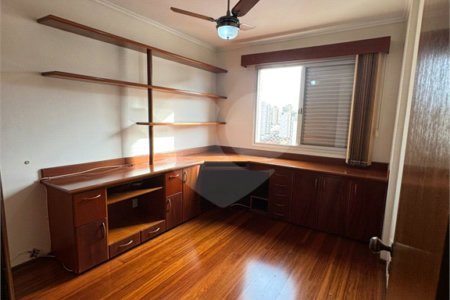 Casa à venda com 3 quartos, sendo 1 suíte,  no condomínio Edifício Crescencia Carolo Balbo, Ribeirão Preto - SP