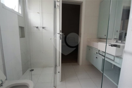 Sobrado à venda com 6 quartos, sendo 5 suítes, no Centro, São Bernardo do Campo, SP