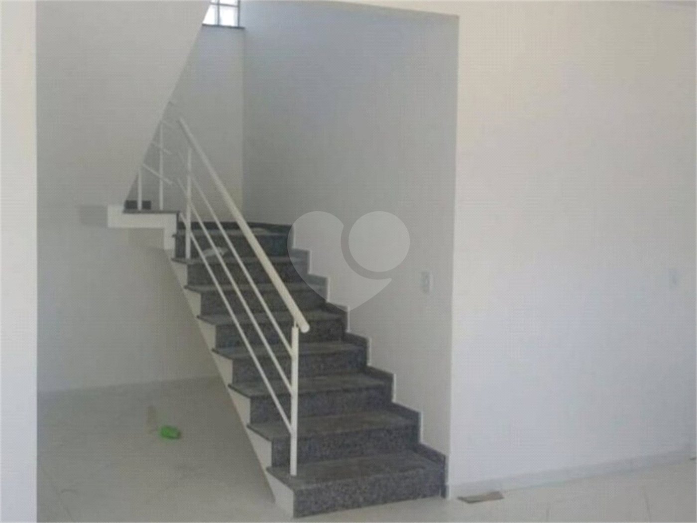 Casa à venda com 4 quartos, sendo 2 suítes,  no condomínio Jardim Imperador, Igaratá - SP