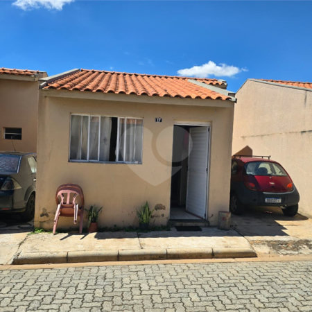 Casa à venda com 2 quartos no condomínio Esmeralda, Itapetininga - SP