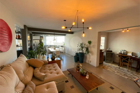 Casa à venda com 4 suítes no condomínio Fechado, São Paulo - SP