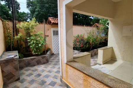 Casa Térrea à venda com 4 quartos, sendo 1 suíte, em Campo Grande, Rio de Janeiro, RJ