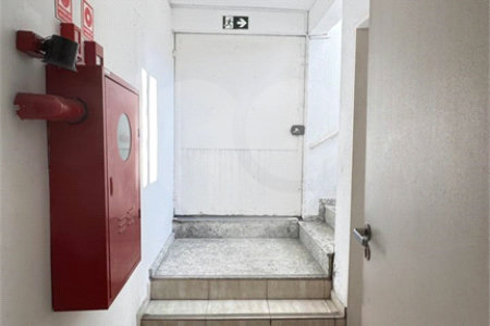 Prédio para alugar no Centro, Poá, SP
