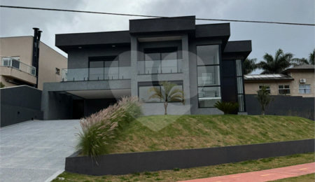 Casa à venda com 5 suítes no condomínio Residencial Santa Maria, Jandira - SP
