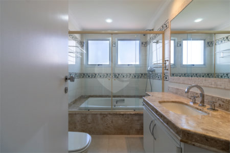 Apartamento à venda com 4 quartos, sendo 3 suítes, em Brooklin Paulista, São Paulo, SP