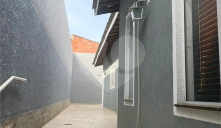Casa Térrea à venda com 2 quartos, sendo 1 suíte,  em Nova Cerejeira, Atibaia, SP
