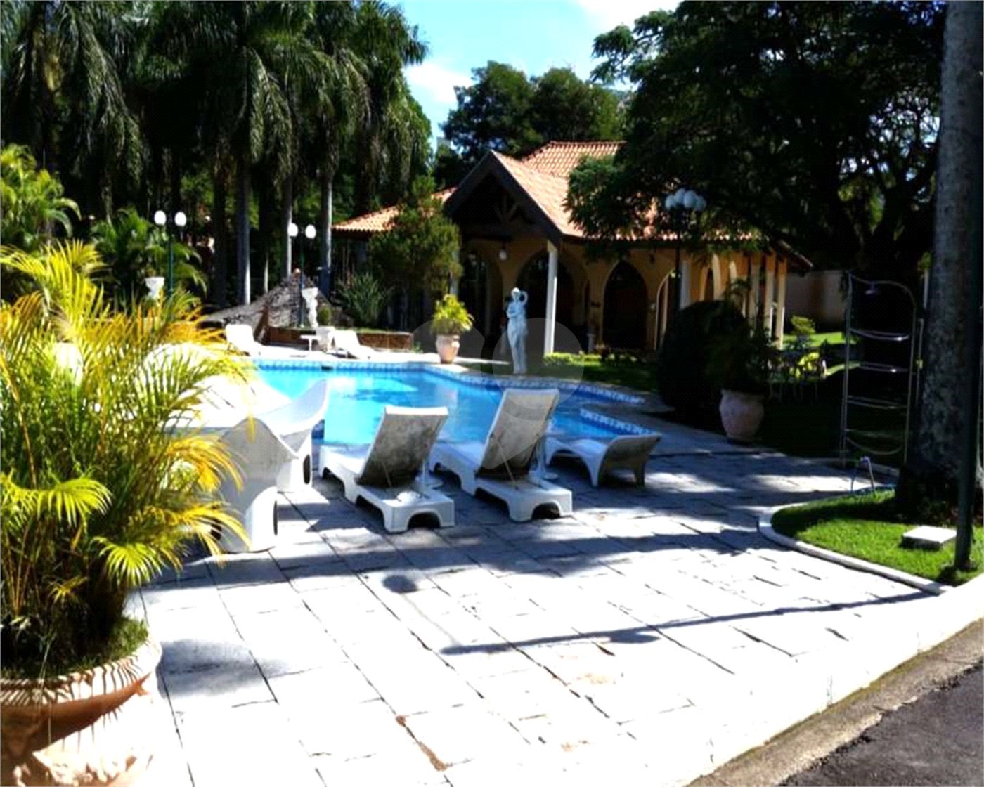 Casa à venda com 4 suítes no condomínio Vale do Itamaraca, Valinhos - SP