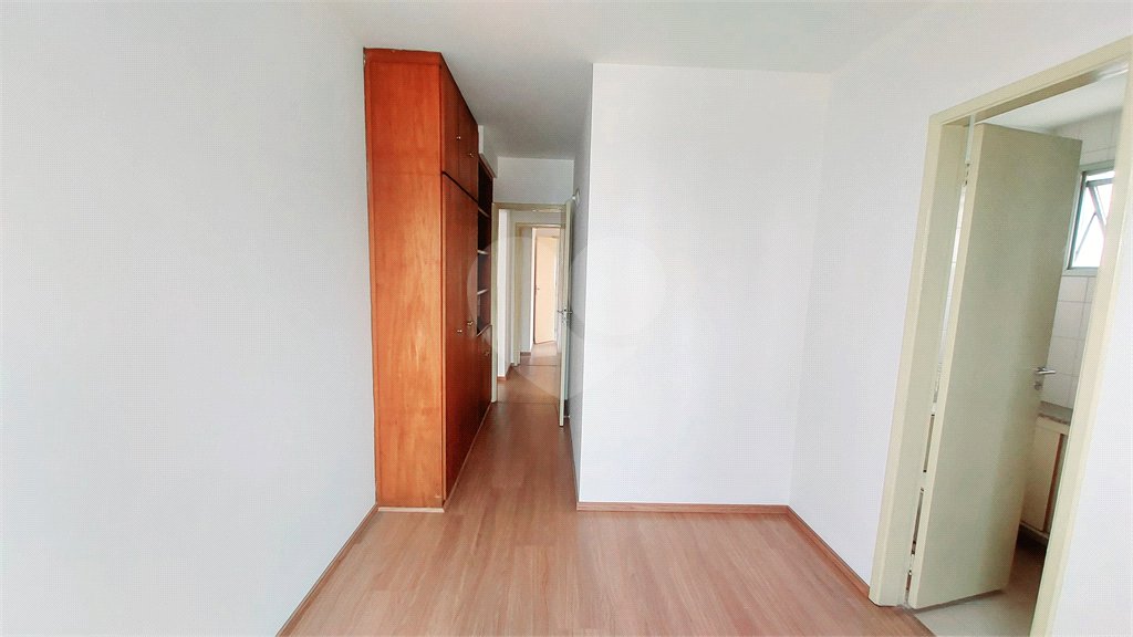 Apartamento à venda com 3 quartos, sendo 1 suíte, em Vila Olímpia, São Paulo, SP
