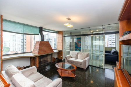 Apartamento à venda com 4 quartos, sendo 1 suíte, em Campo Belo, São Paulo, SP