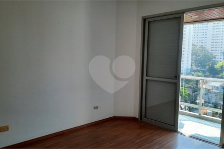 Apartamento à venda com 3 quartos, sendo 1 suíte, em Jardim Marajoara, São Paulo, SP