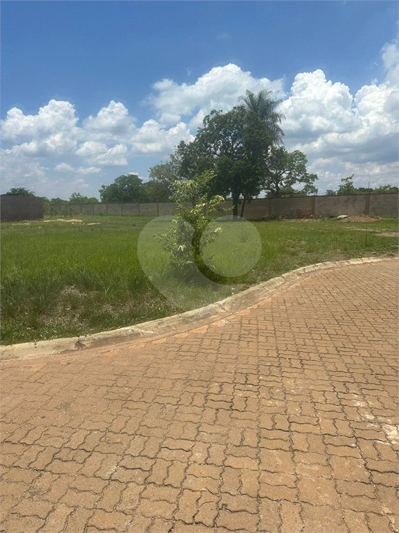 Terreno à venda no condomínio Village do Lago, Três Lagoas - MS