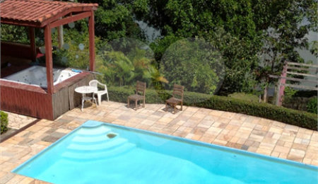Casa à venda com 7 quartos, sendo 6 suítes,  em Caceia, Mairiporã, SP