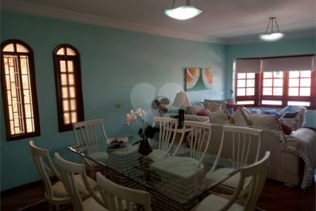 Sobrado à venda com 3 quartos, sendo 1 suíte,  em Santa Teresinha, São Paulo, SP