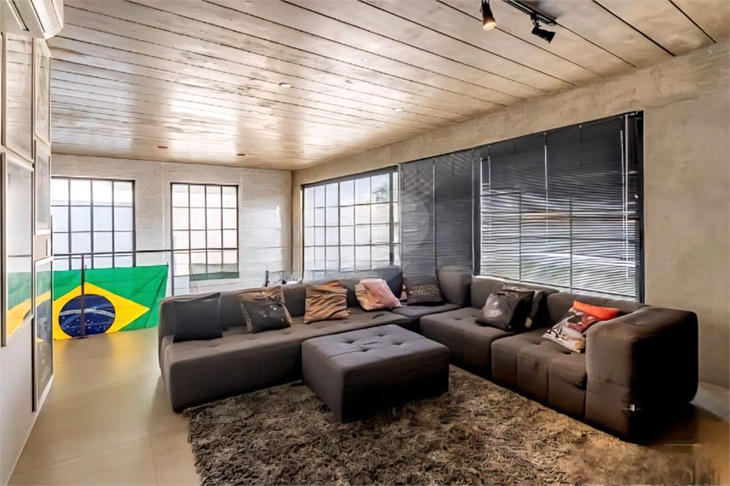 Casa à venda com 4 quartos, sendo 3 suítes, em Alto da Lapa, São Paulo, SP