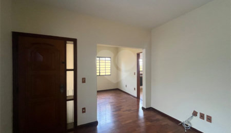 Casa à venda com 5 quartos, sendo 1 suíte,  no Centro, Itapetininga, SP