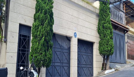 Sobrado à venda com 4 quartos, sendo 2 suítes,  em Vila Paulicéia, São Paulo, SP