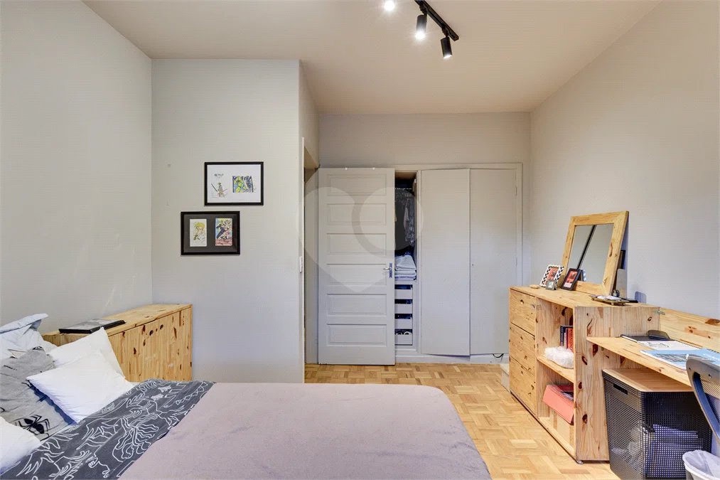 Casa de Vila à venda com 5 quartos, sendo 3 suítes, em Jardim Hípico, São Paulo, SP