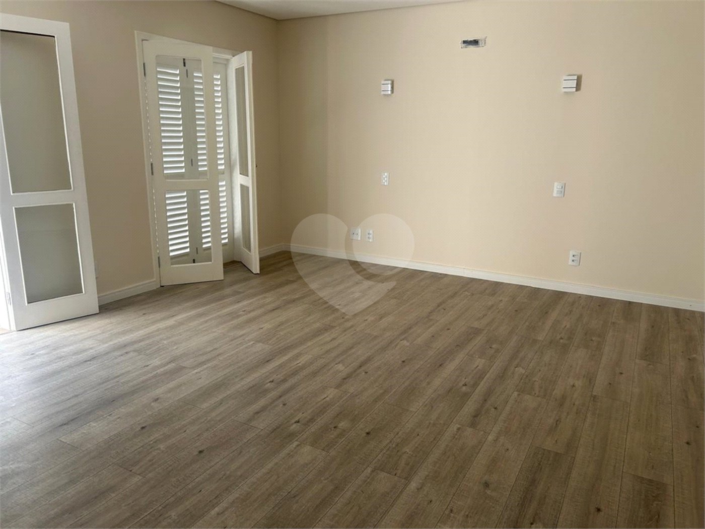 Casa à venda com 4 suítes no condomínio Jardim Paulista I, Vinhedo - SP