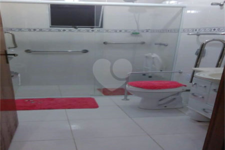 Casa à venda com 4 quartos, sendo 2 suítes, em Loteamento Jardim Parque das Palmeiras, Serra Negra, SP