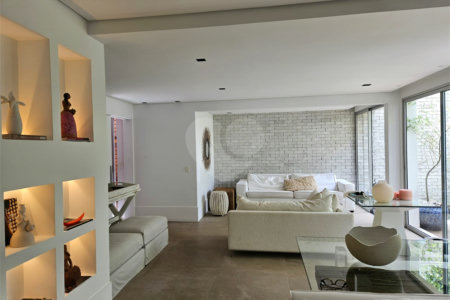 Casa à venda com 4 quartos, sendo 2 suítes,  no condomínio Villa Luxis, São Paulo - SP