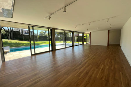 Sobrado para alugar com 5 quartos, sendo 4 suítes, em Jardim Everest, São Paulo, SP