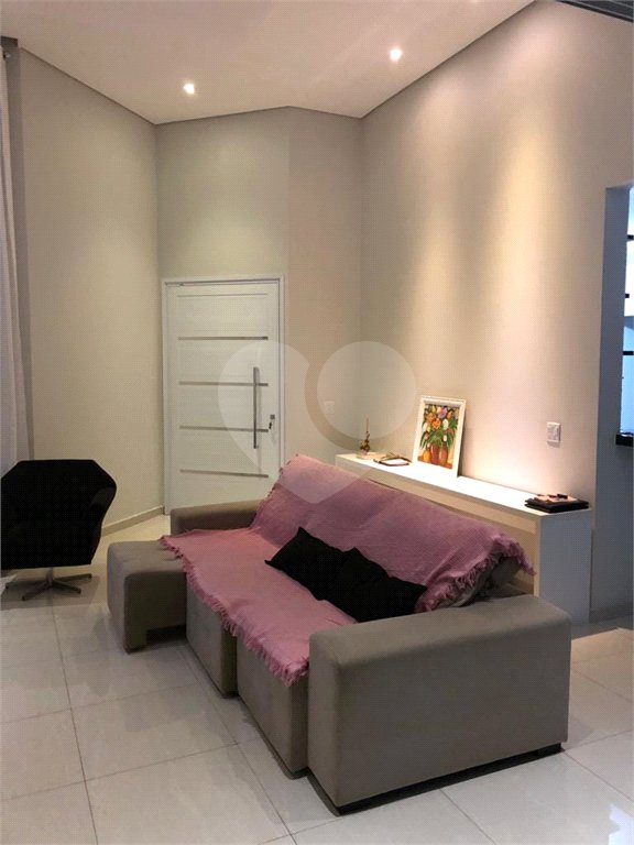 Casa à venda com 3 quartos, sendo 1 suíte, no condomínio Golden Park, Sorocaba - SP