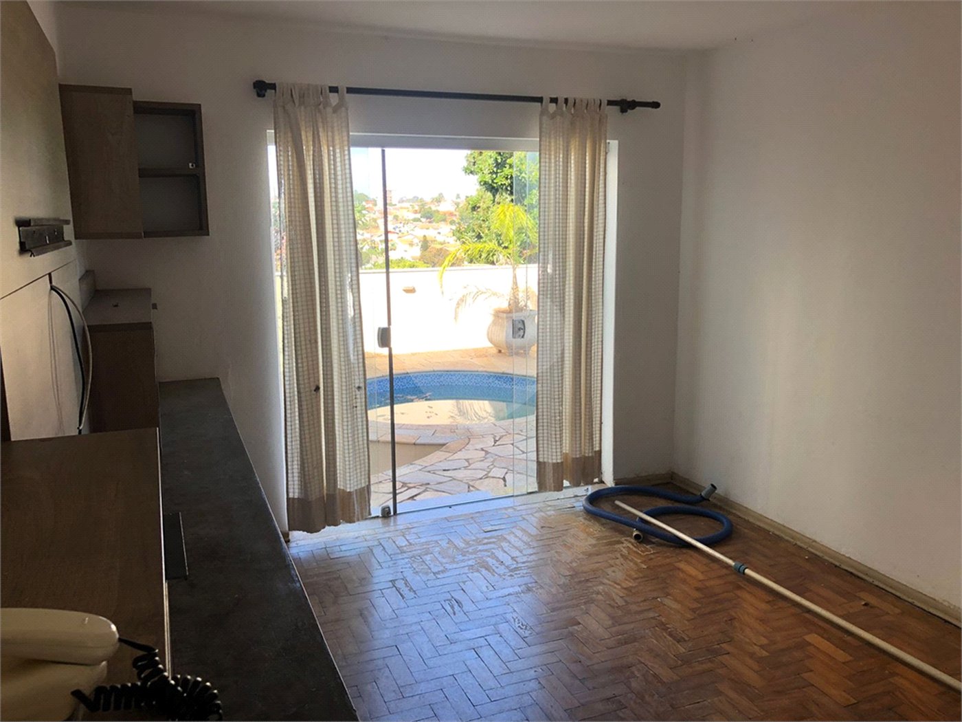 Casa à venda com 4 quartos, sendo 1 suíte,  em Vila Maria, Itapetininga, SP