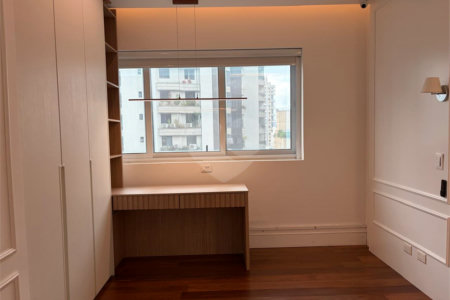 Apartamento à venda com 4 quartos, sendo 3 suítes, em Itaim Bibi, São Paulo, SP