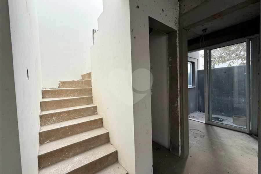 Casa à venda com 3 suítes no condomínio Residencial Floresta, São Paulo - SP