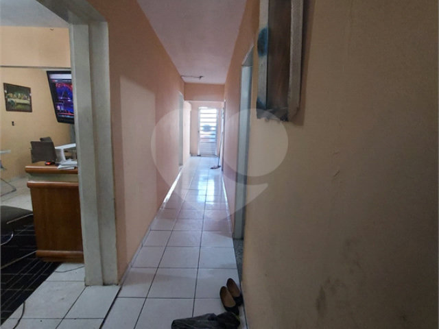 Sobrado à venda com 8 quartos no Brasilândia, São Paulo, SP