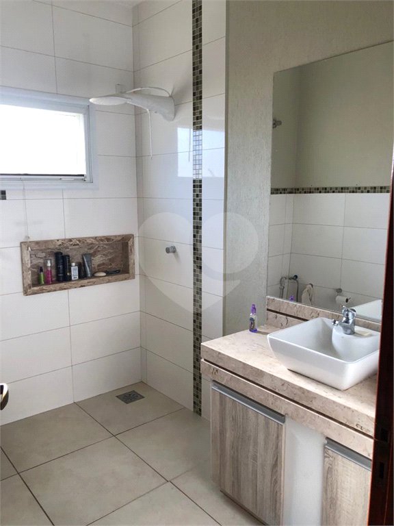 Casa à venda com 5 quartos, sendo 2 suítes, no condomínio Terras de Santa Izabel, Salto - SP