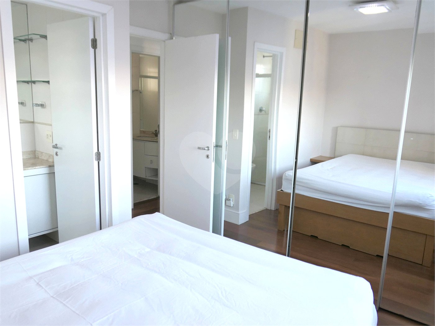 Apartamento para alugar com 3 quartos, sendo 1 suíte, em Vila Olímpia, São Paulo, SP