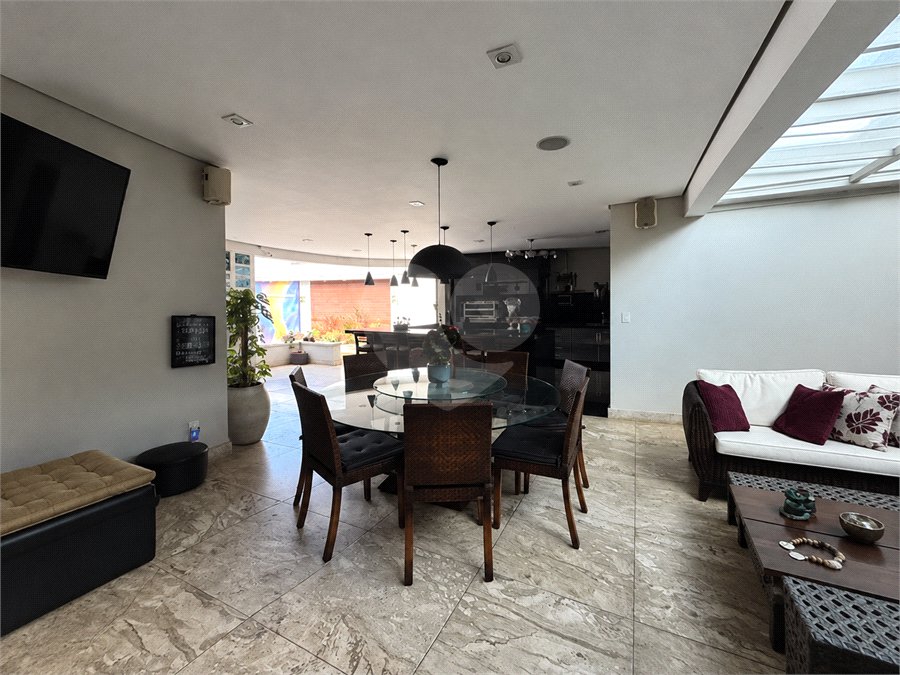 Casa à venda com 3 suítes no condomínio Village D'avignon, Sorocaba - SP